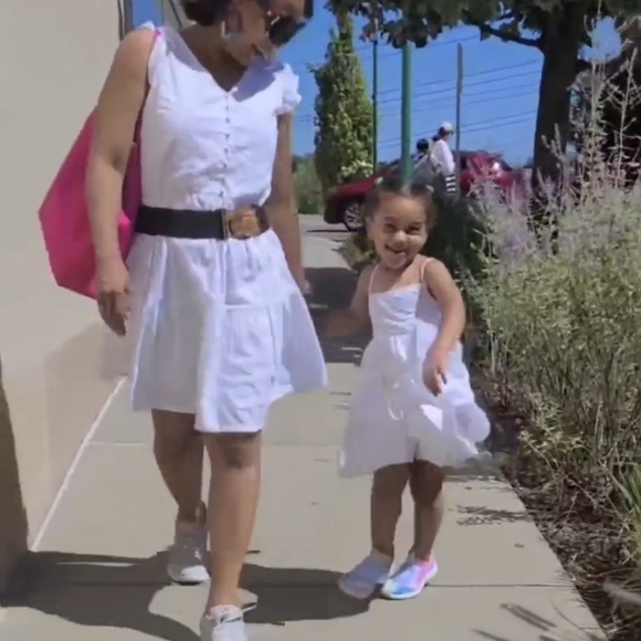 Mommy And Me white matching dresses - Picture 3 of 10
